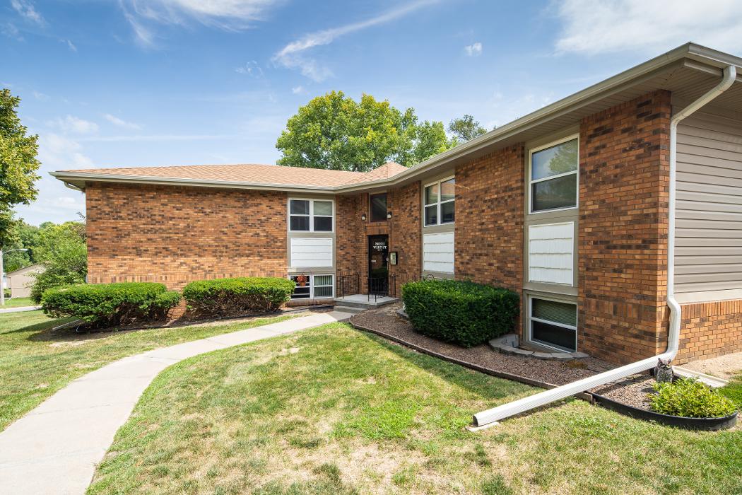 Behm Apartments - Elkhorn, NE