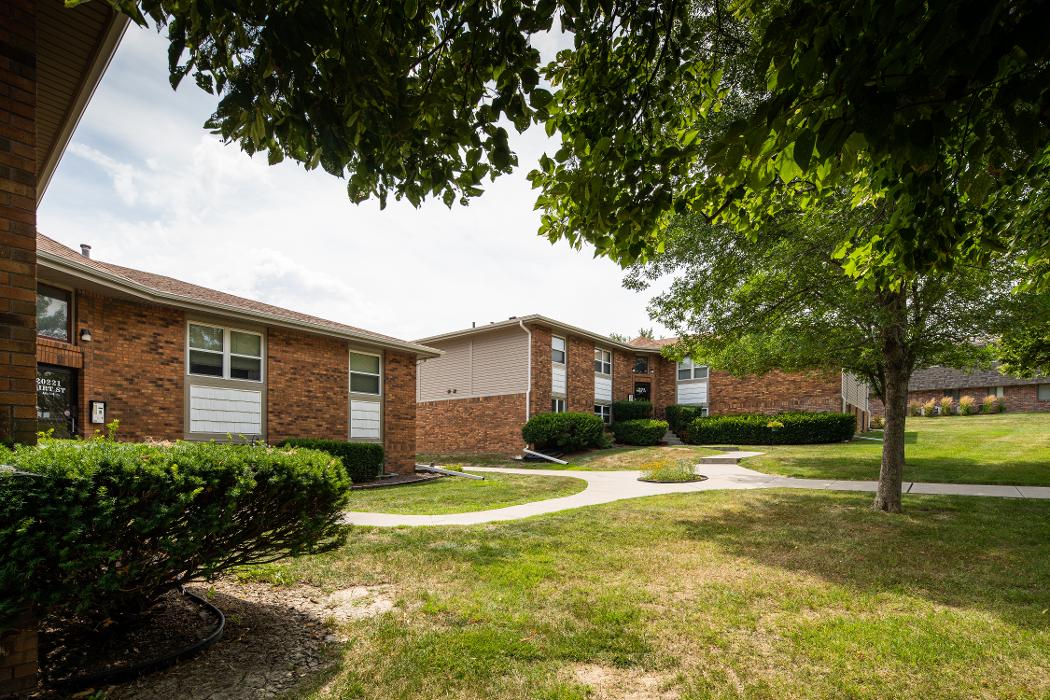 Behm Apartments - Elkhorn, NE