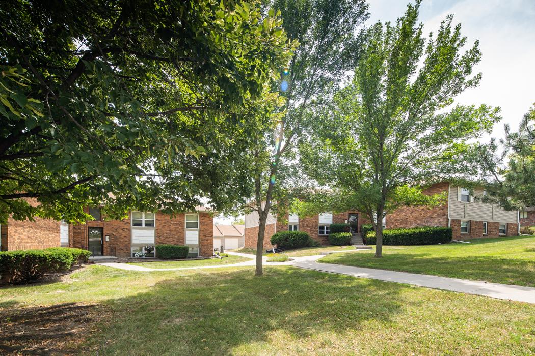 Behm Apartments - Elkhorn, NE