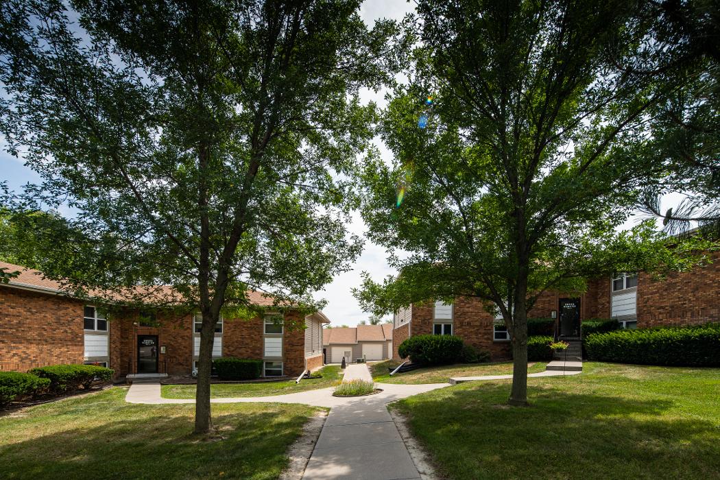 Behm Apartments - Elkhorn, NE