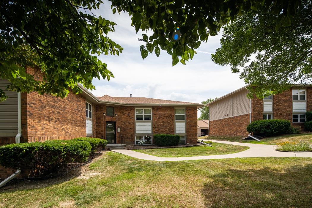 Behm Apartments - Elkhorn, NE