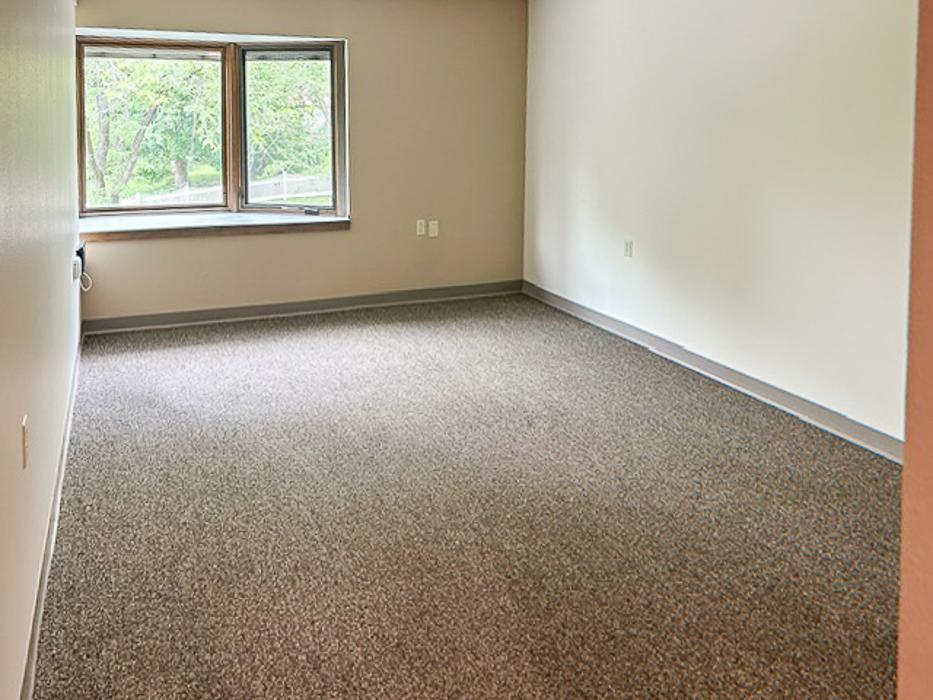 Hershey Manor - Muscatine, IA