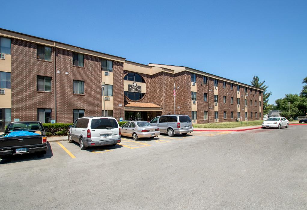 Logan Park Apartments - Des Moines, IA