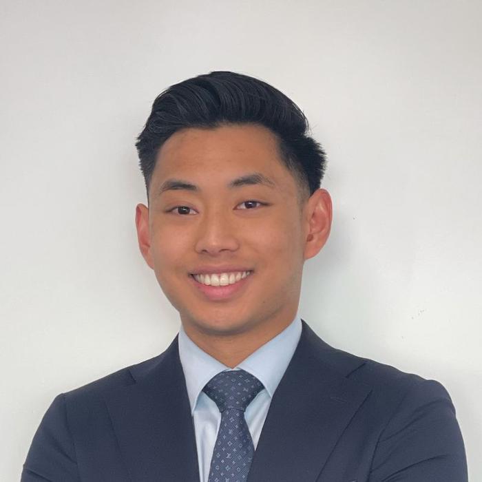 ERGO Versicherung Phuchit Thisomboon, Naumannstraße in Berlin