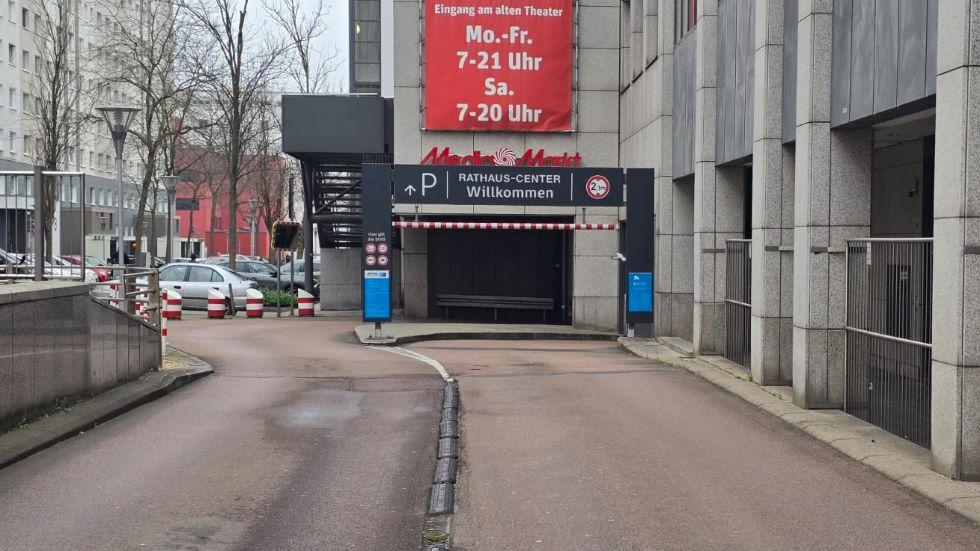 Parkhaus Rathaus Center APCOA, Kavalierstraße in Dessau-Roßlau