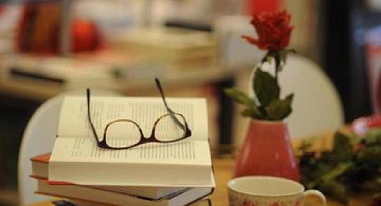 Buchhandlung Isartal Pullach, Johann-Bader-Straße in Pullach im Isartal