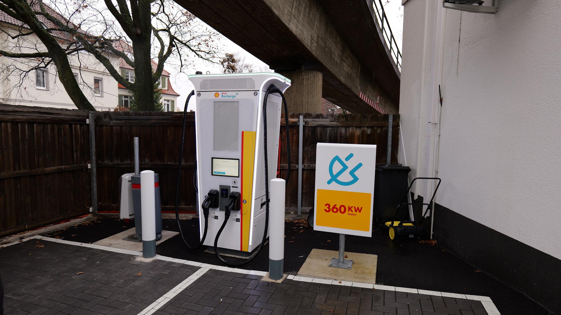 Shell Recharge Charging Station, Obere Weinsteige in Stuttgart