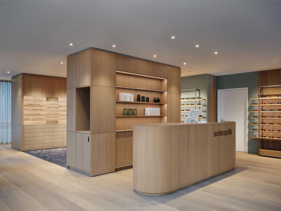 Suter Optik AG, Bahnhofstrasse in Bülach