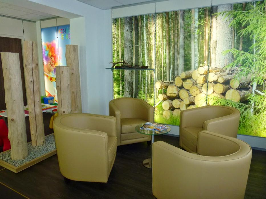 Raiffeisenbank Hochfranken West, Geschäftsstelle Leupoldsgrün (Videostele), Konradsreuther Straße in Leupoldsgrün