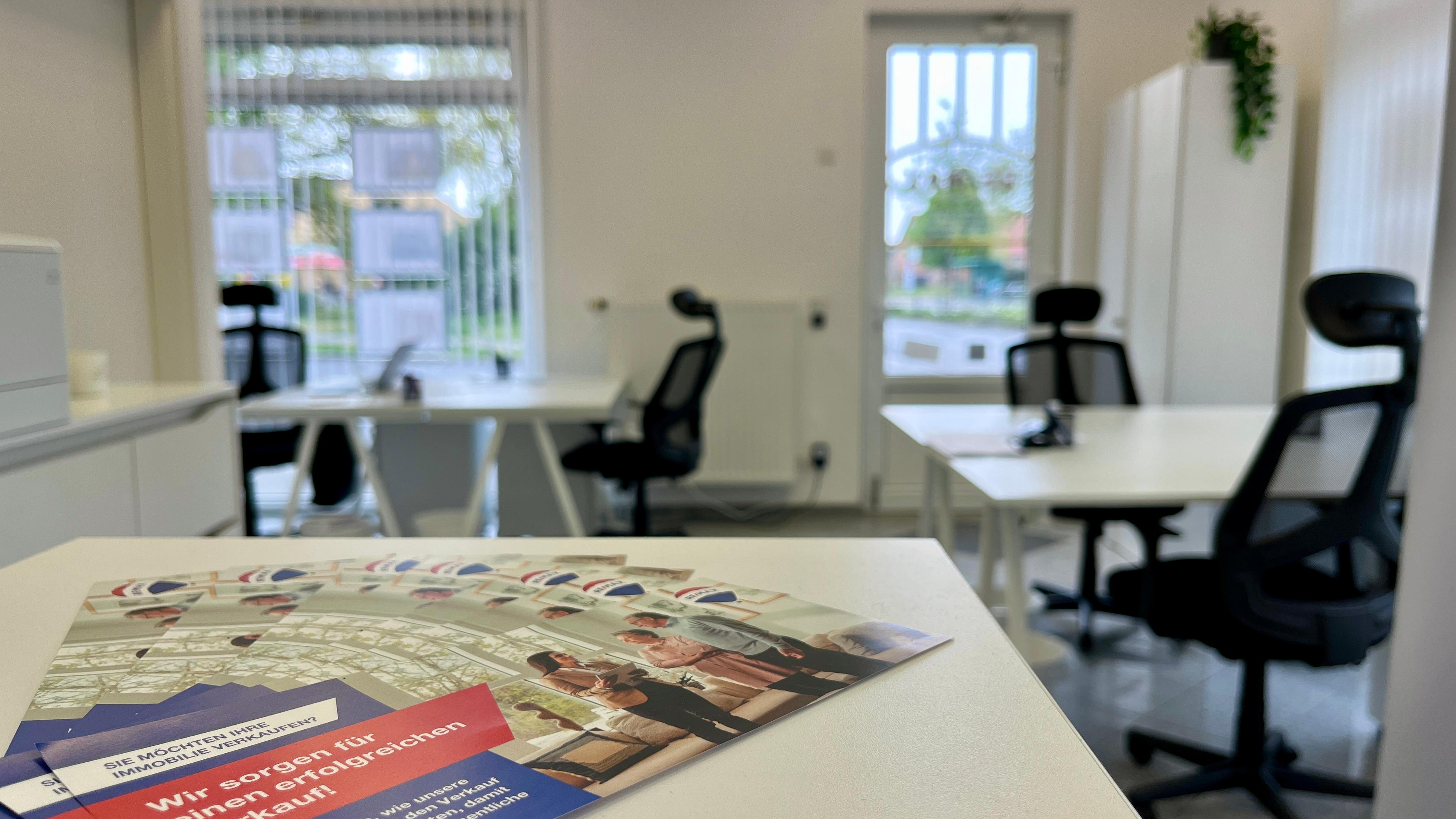 RE/MAX Deluxe Immobilien, Bahnhofstraße in Falkensee