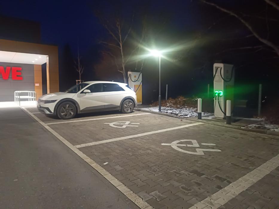 Shell Recharge Charging Station, Neustädter Straße in Weida