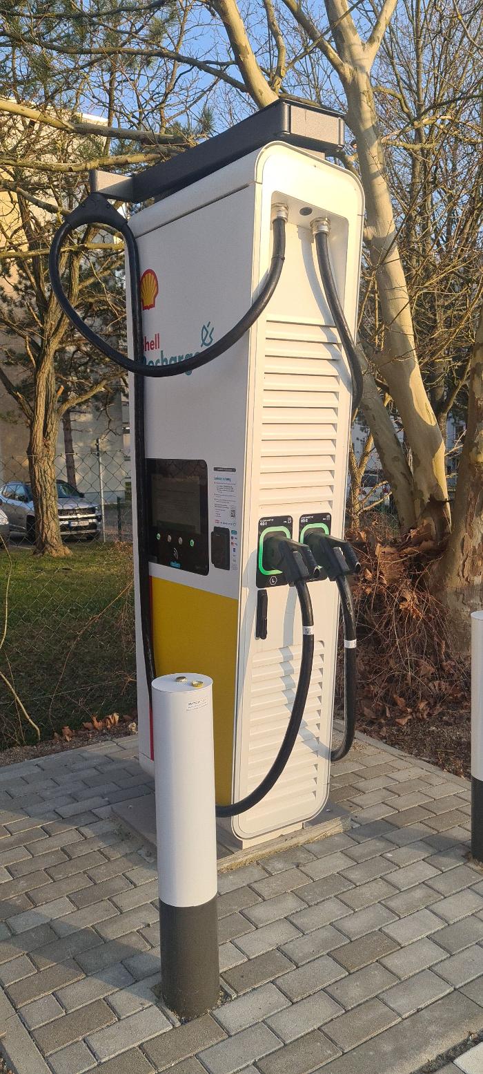 Shell Recharge Charging Station, Neustädter Straße in Weida
