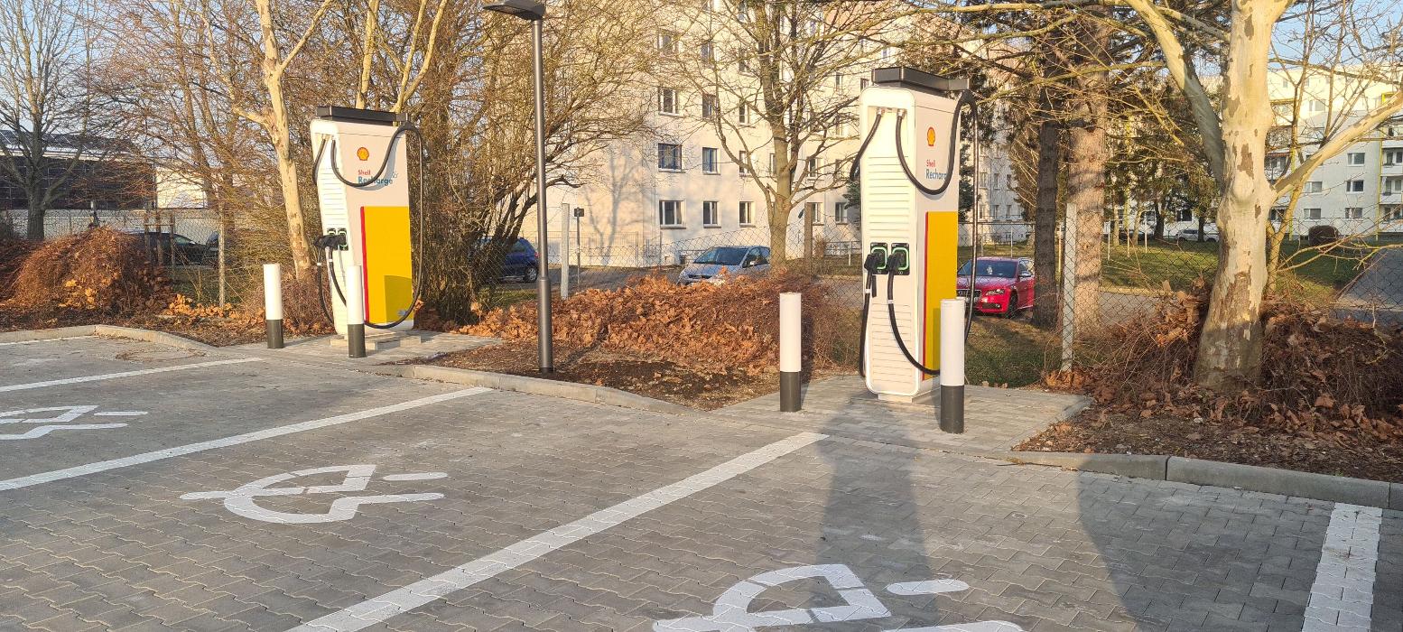 Shell Recharge Charging Station, Neustädter Straße in Weida
