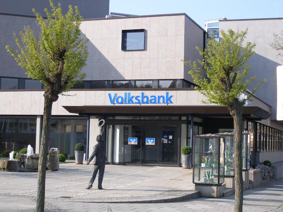 Volksbank Ermstal-Alb eG, Hauptstelle Metzingen, Hindenburgstraße in Metzingen