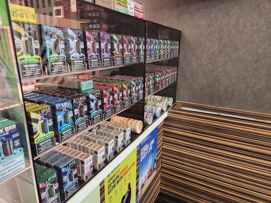 Red Star Vapor & CBD - Tucson, AZ