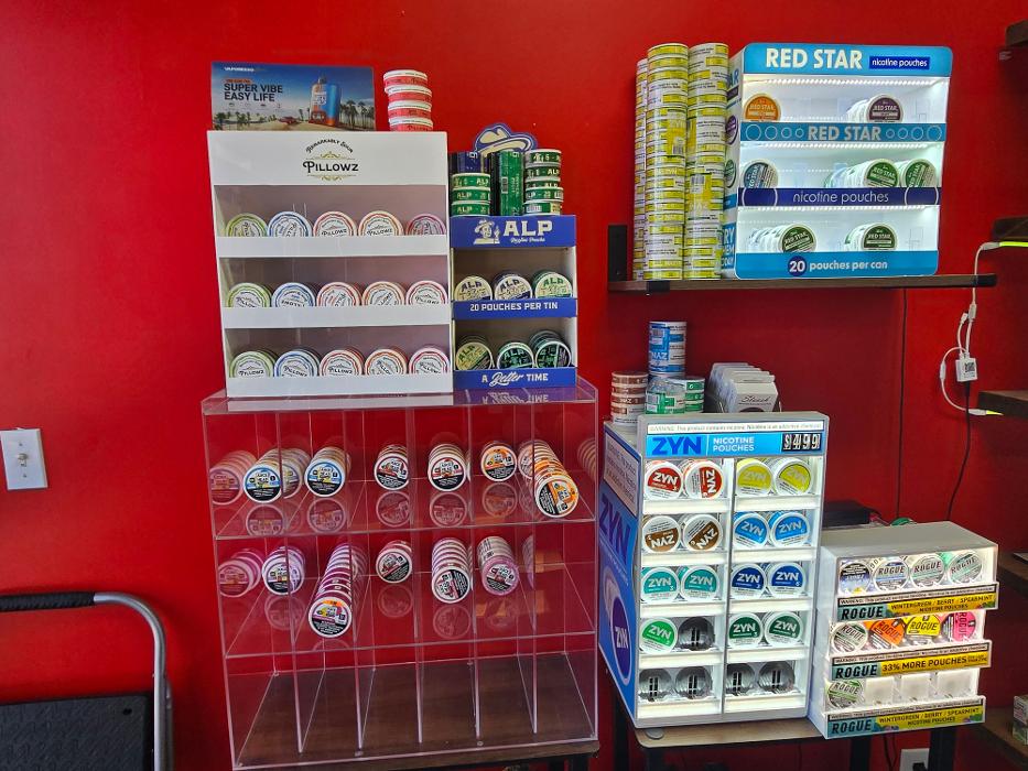 Red Star Vapor & CBD - Tucson, AZ