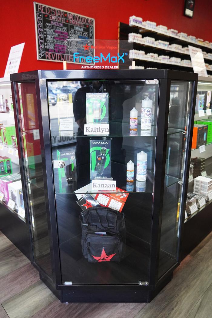 Red Star Vapor & Smoke