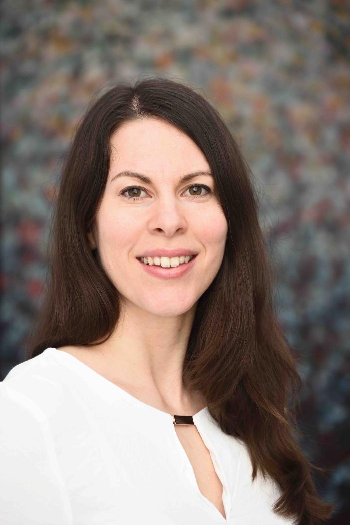 Dr. med. dent. Maike Jank, Thaliastraße in Wien