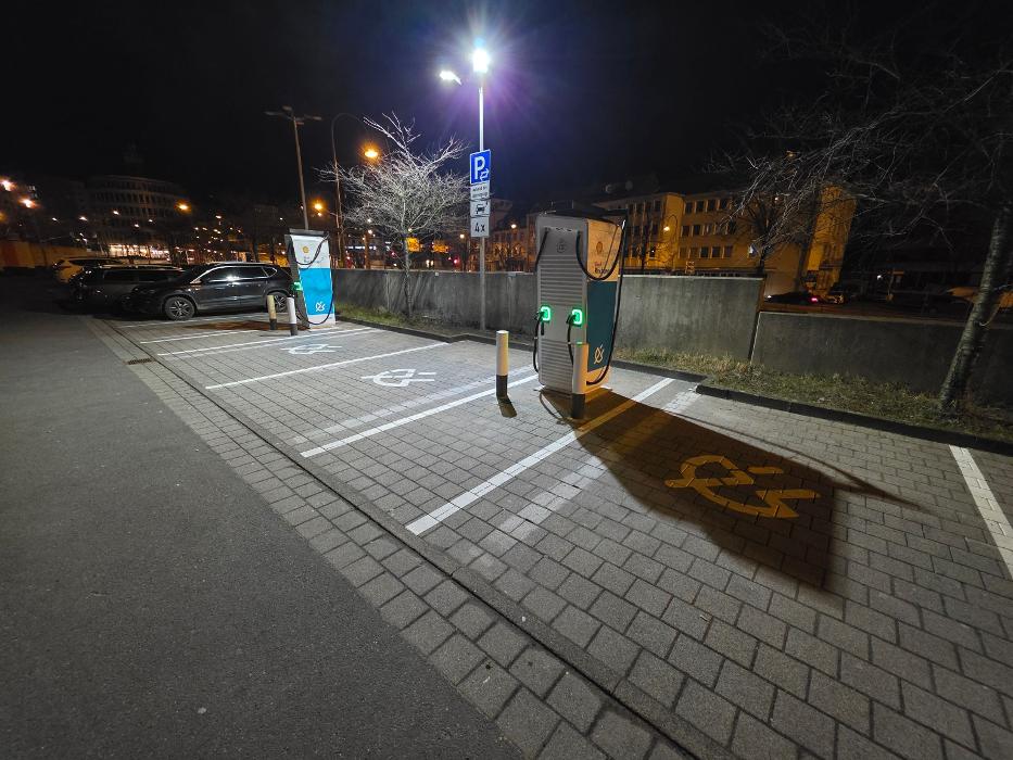 Shell Recharge Charging Station, Willy-Brandt-Platz in Remscheid