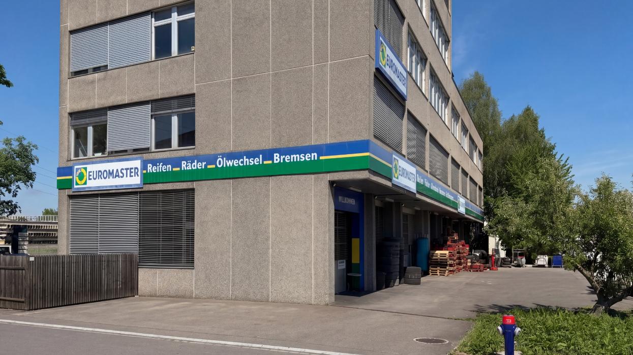 Euromaster Dietlikon, Riedwiesenstrasse in Dietlikon