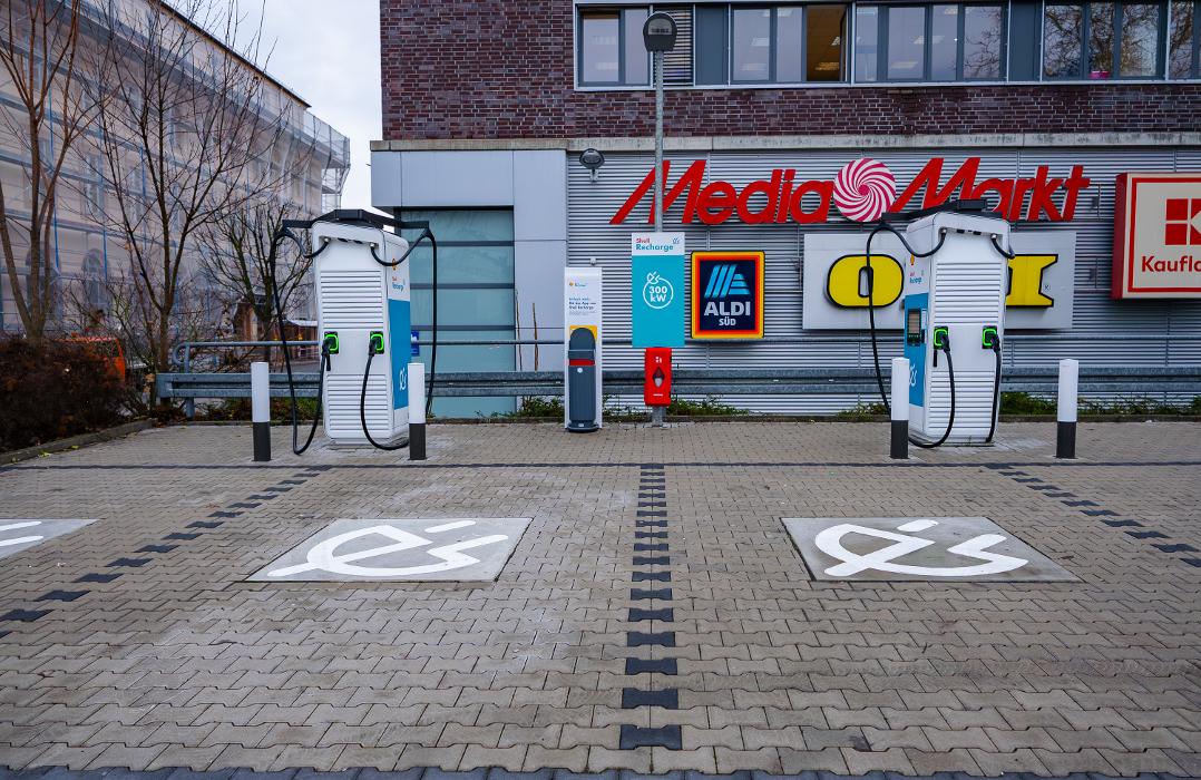 Shell Recharge Charging Station, Schönauer Straße in Worms