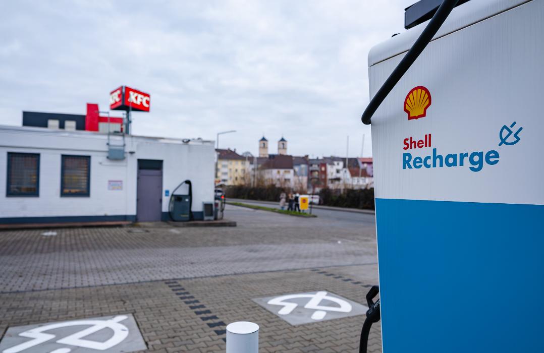 Shell Recharge Charging Station, Schönauer Straße in Worms