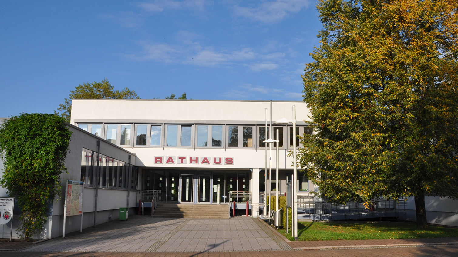 Gemeinde Schmelz, Rathausplatz in Schmelz