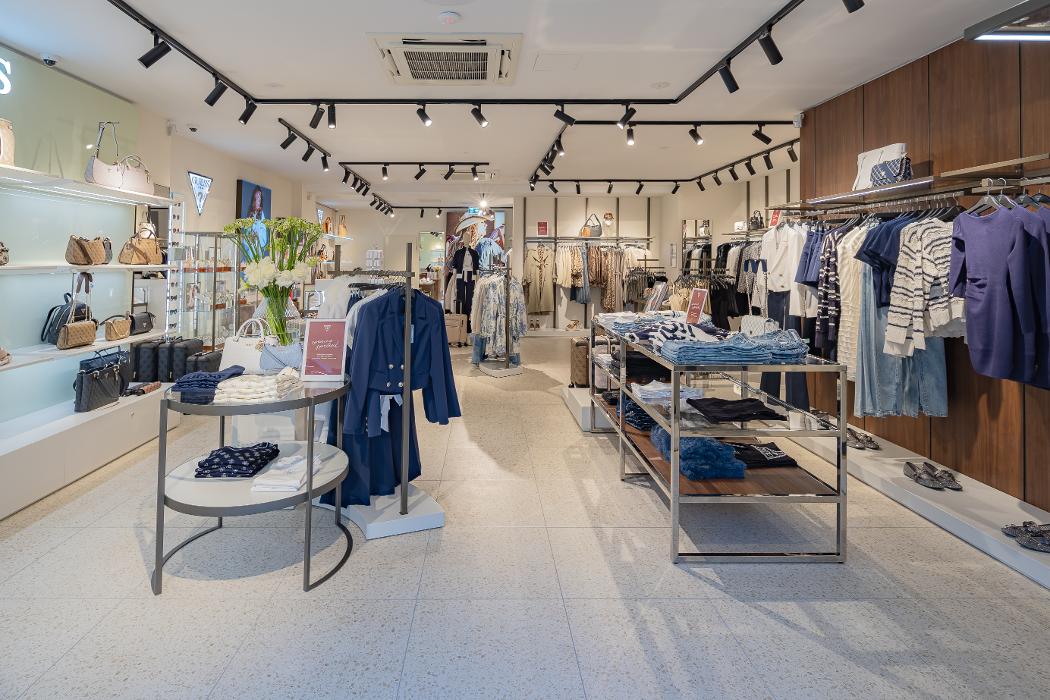 GUESS, Friedrichstraße in Sylt