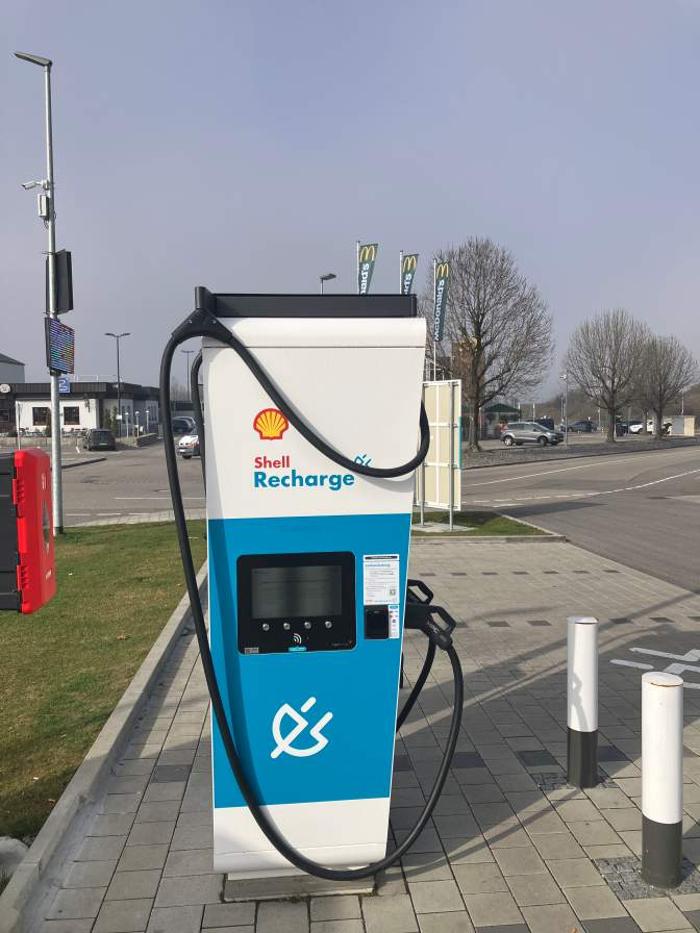 Shell Recharge Charging Station, Robert-Bosch-Straße in Jettingen-Scheppach