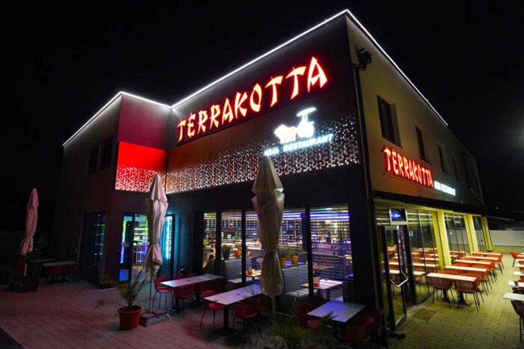 Terrakotta, Wiener Neustädter Straße in Kottingbrunn