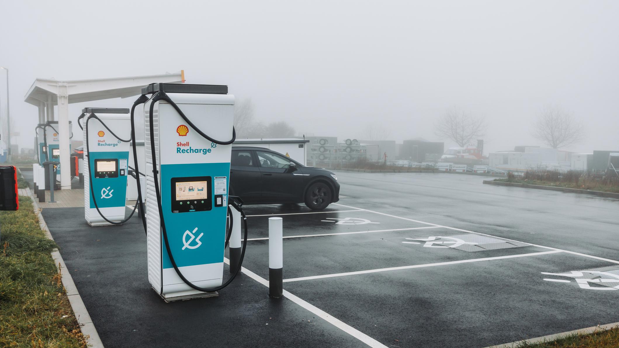 Shell Recharge Charging Station, Amberger Straße in Ursensollen