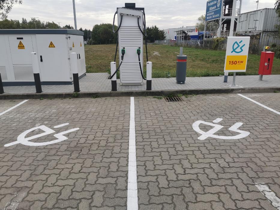 Shell Recharge Charging Station, Maerkische Allee in Berlin