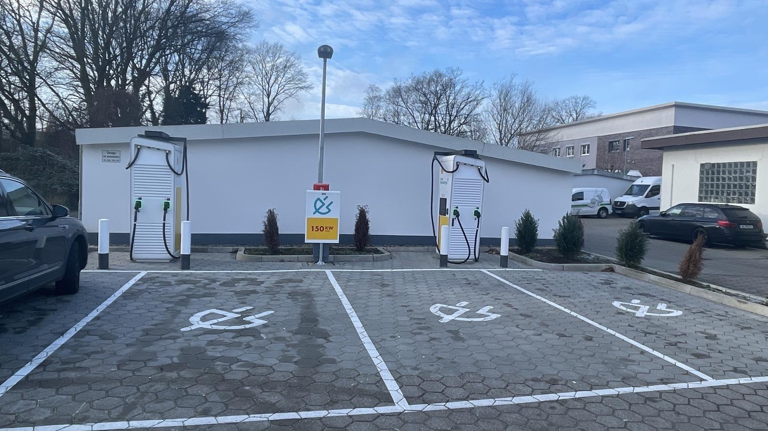 Shell Recharge Charging Station, Glüsinger Straße in Seevetal