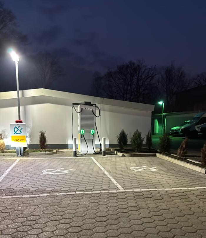 Shell Recharge Charging Station, Glüsinger Straße in Seevetal