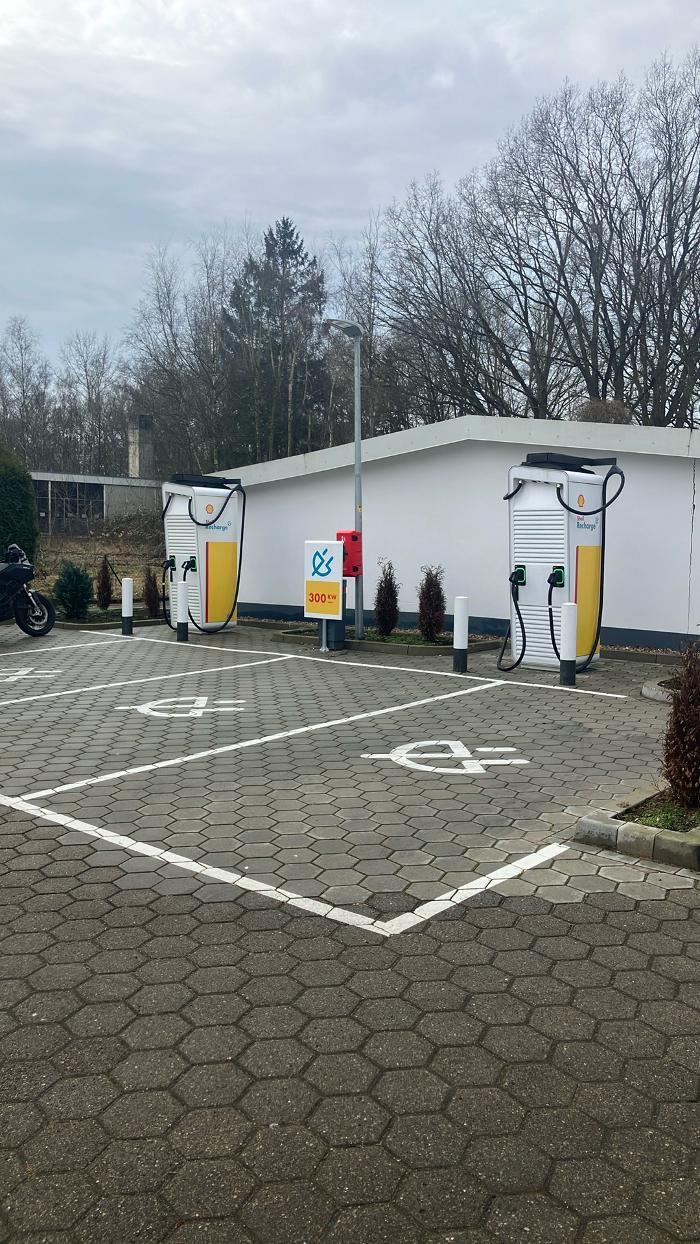 Shell Recharge Charging Station, Glüsinger Straße in Seevetal