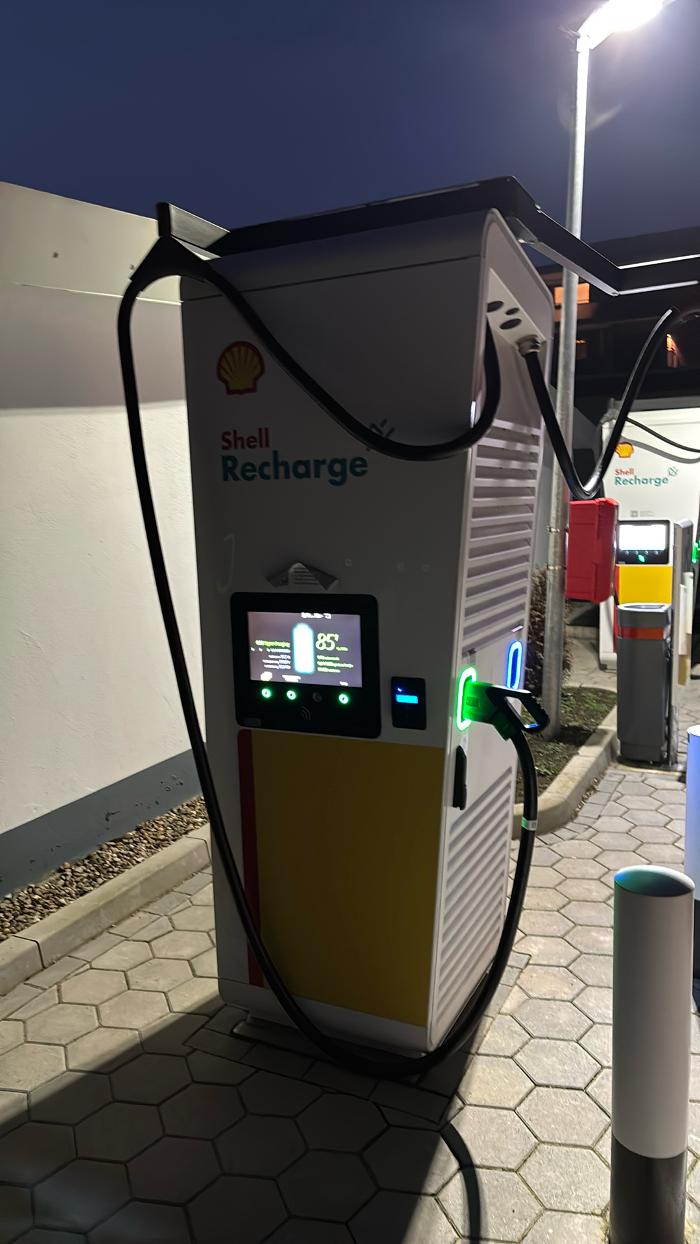Shell Recharge Charging Station, Glüsinger Straße in Seevetal