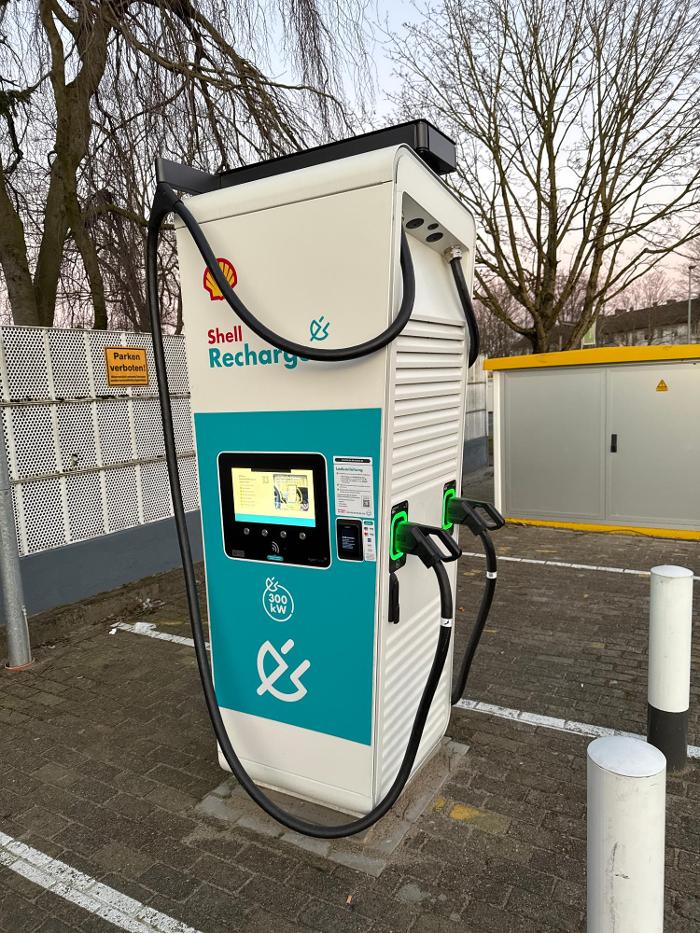 Shell Recharge Charging Station, Langenforther Straße in Hannover
