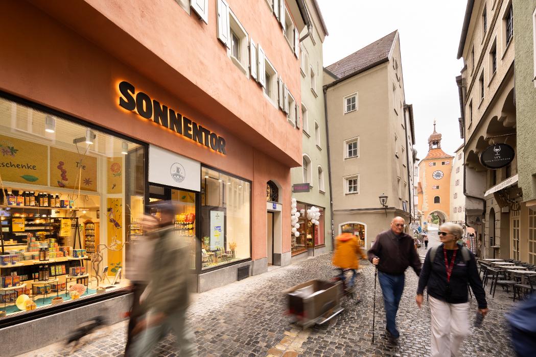 SONNENTOR Regensburg, Brückstraße in Regensburg