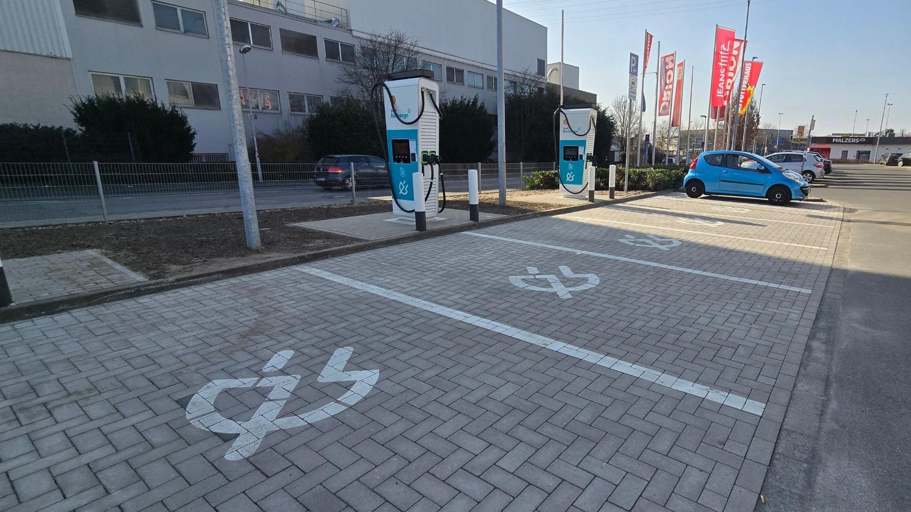 Shell Recharge Charging Station, Heifeskamp in Mülheim an der Ruhr