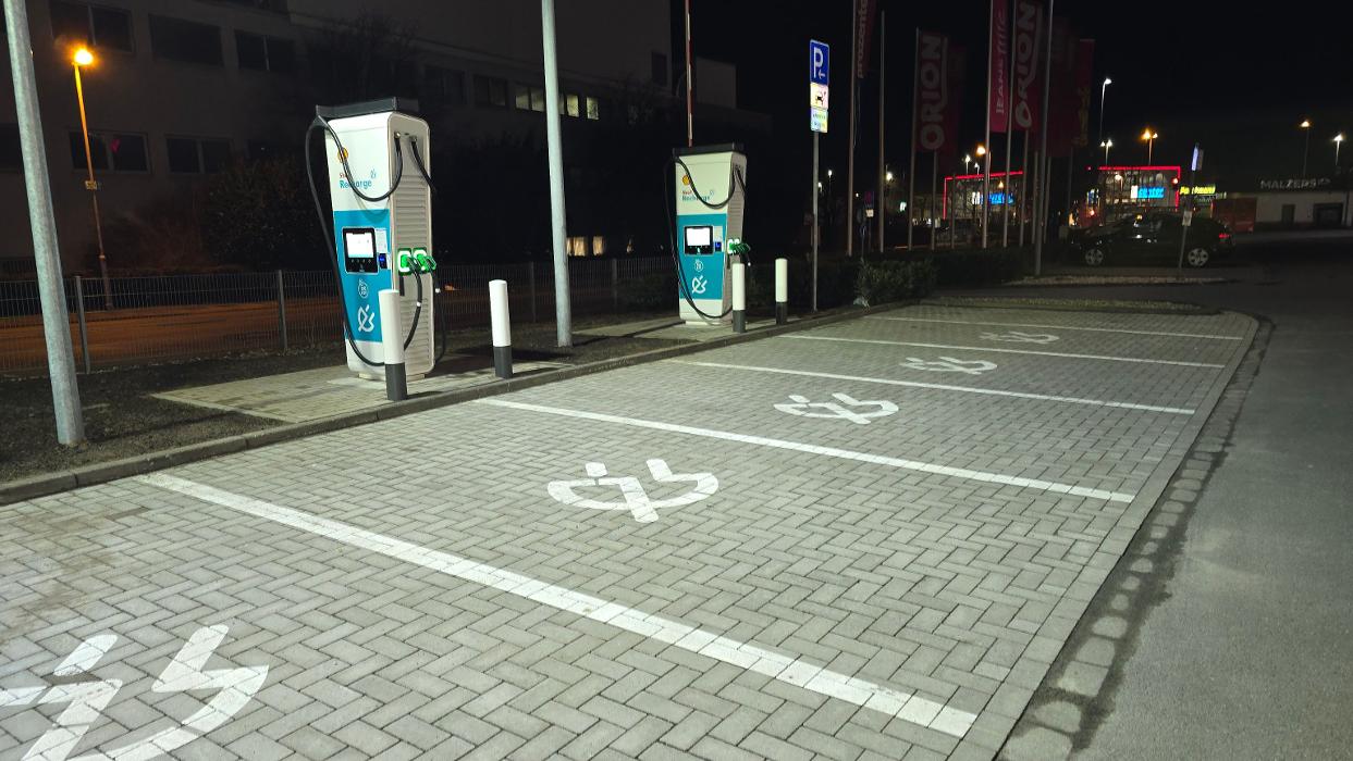 Shell Recharge Charging Station, Heifeskamp in Mülheim an der Ruhr