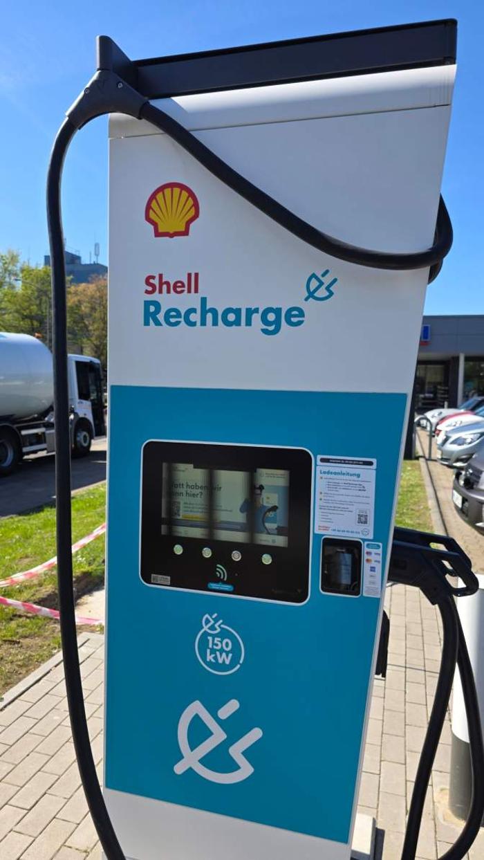 Shell Recharge Charging Station, Aktienstraße in Essen
