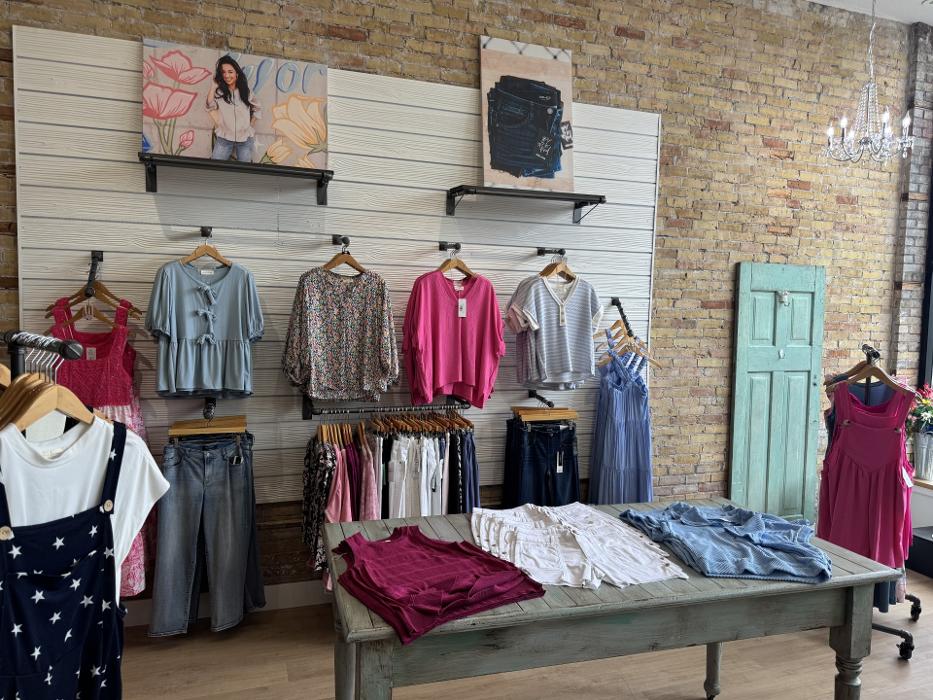 Mainstream Boutique Delano Image