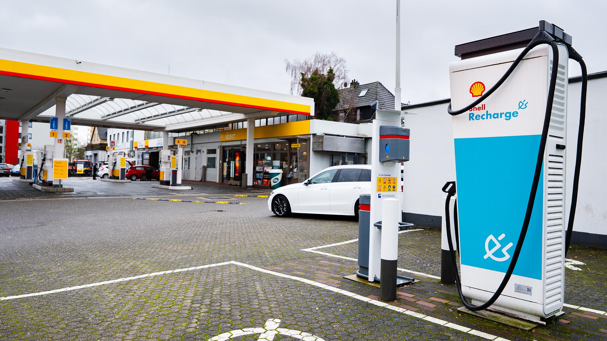 Shell Recharge Charging Station, Rheinlandstraße in Velbert
