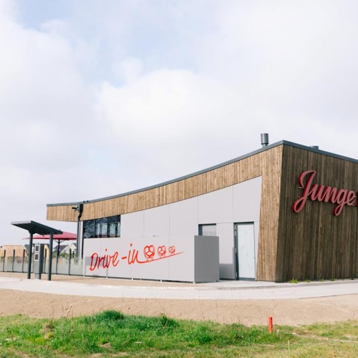 Junge Die Bäckerei., Am Mönchpark in Mönchhagen