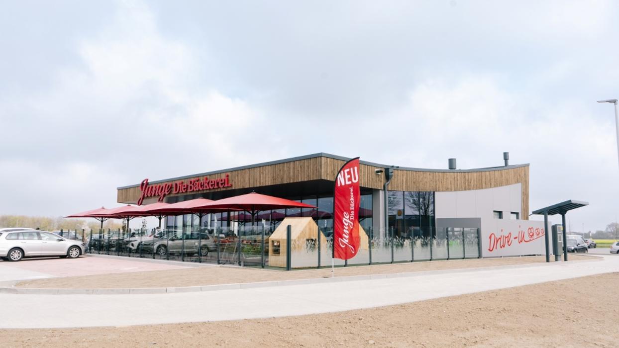 Junge Die Bäckerei., Am Mönchpark in Mönchhagen