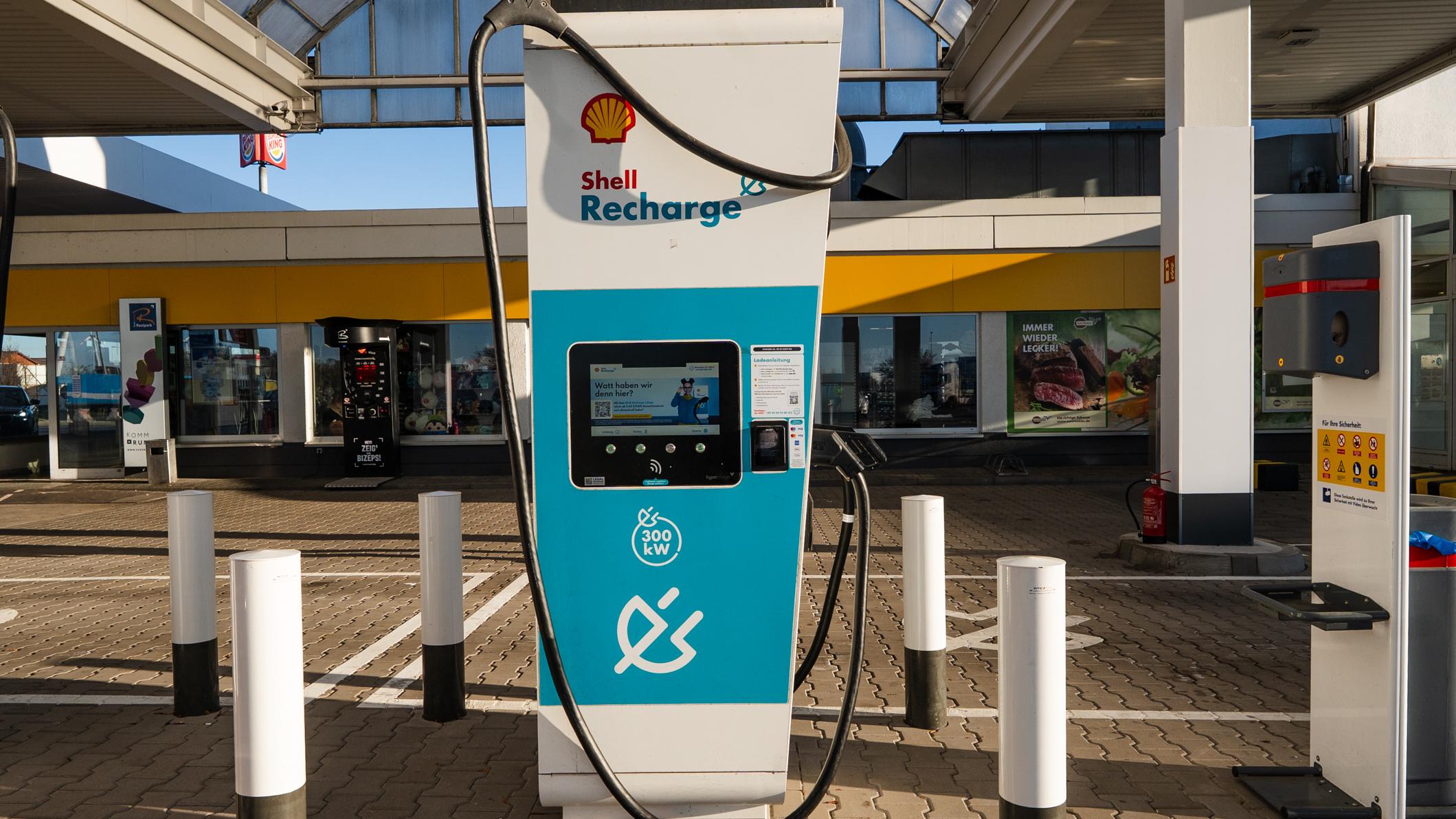 Shell Recharge Charging Station, Zum Raukler in Hohe Börde