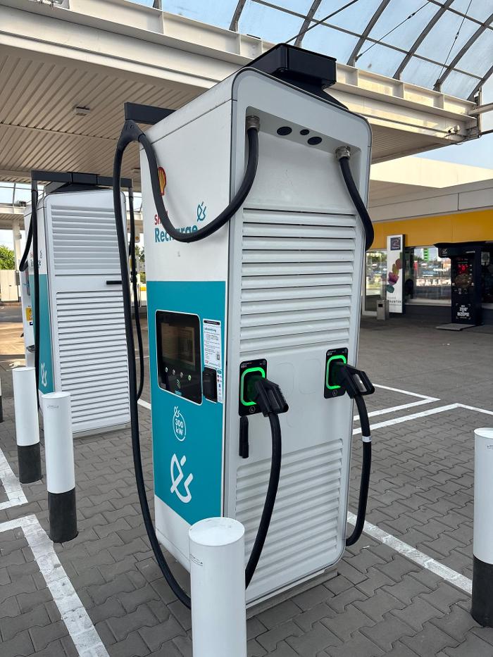 Shell Recharge Charging Station, Zum Raukler in Hohe Börde