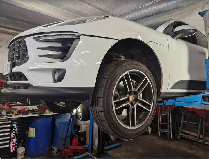 Garage DJ garage d'automobile, réparation