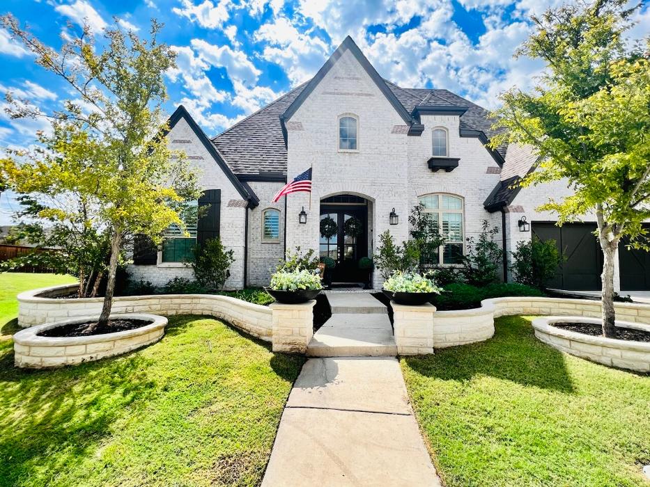 Beautiful Backyard Living Image