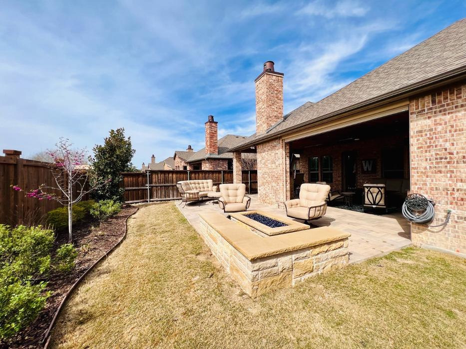 Beautiful Backyard Living Image